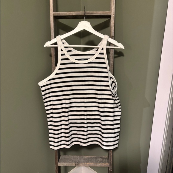 Gap Ribbed High Neck Tank - Picture 3 of 6